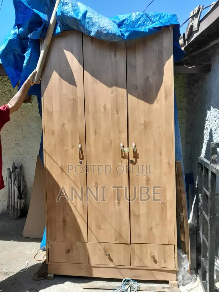 Modern Light Wood Laminated MDF Wardrobe/Closet - 240×120 Cm