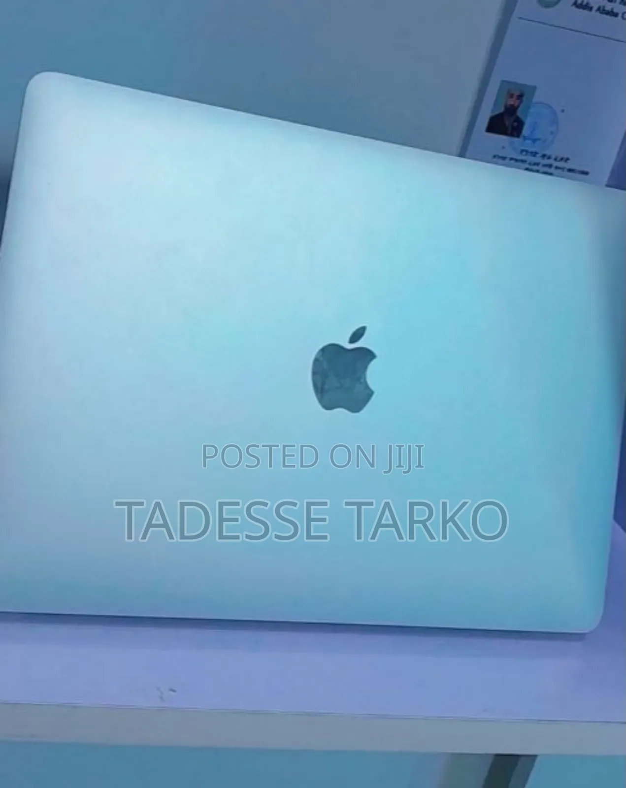 New Laptop Apple MacBook Pro 2022 M2 8GB Apple M2 SSD 256GB