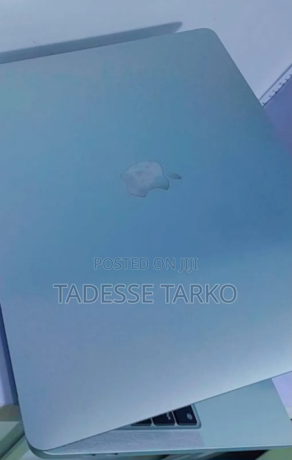 New Laptop Apple MacBook Pro 2022 M2 8GB Apple M2 SSD 256GB