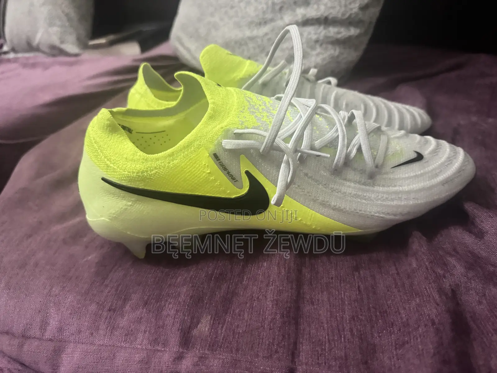 Football Boots ታኬታ