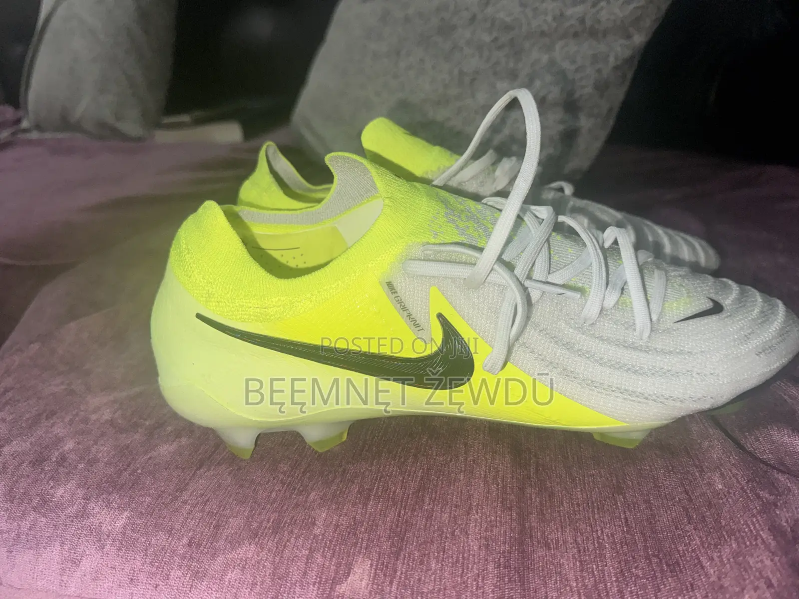 Football Boots ታኬታ