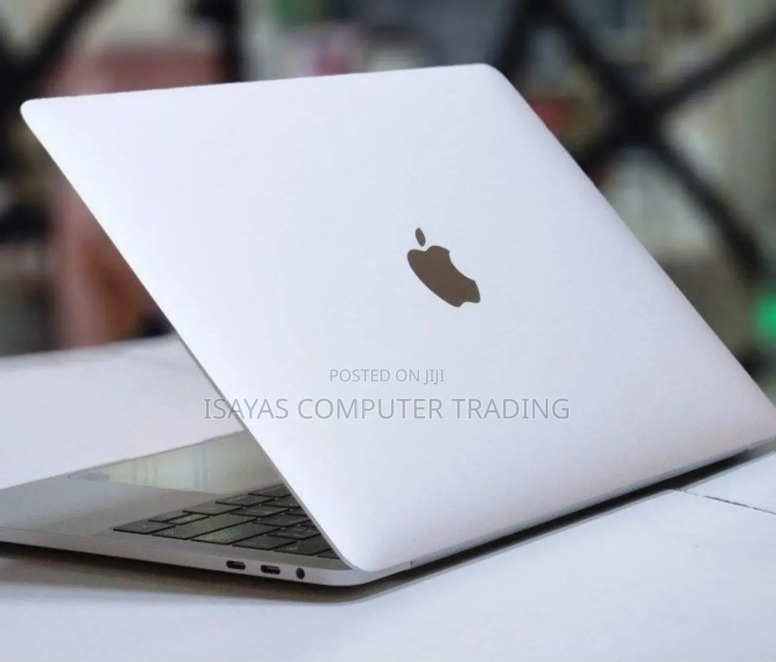 New Laptop Apple MacBook 2018 8GB Intel Core I5 SSD 256GB