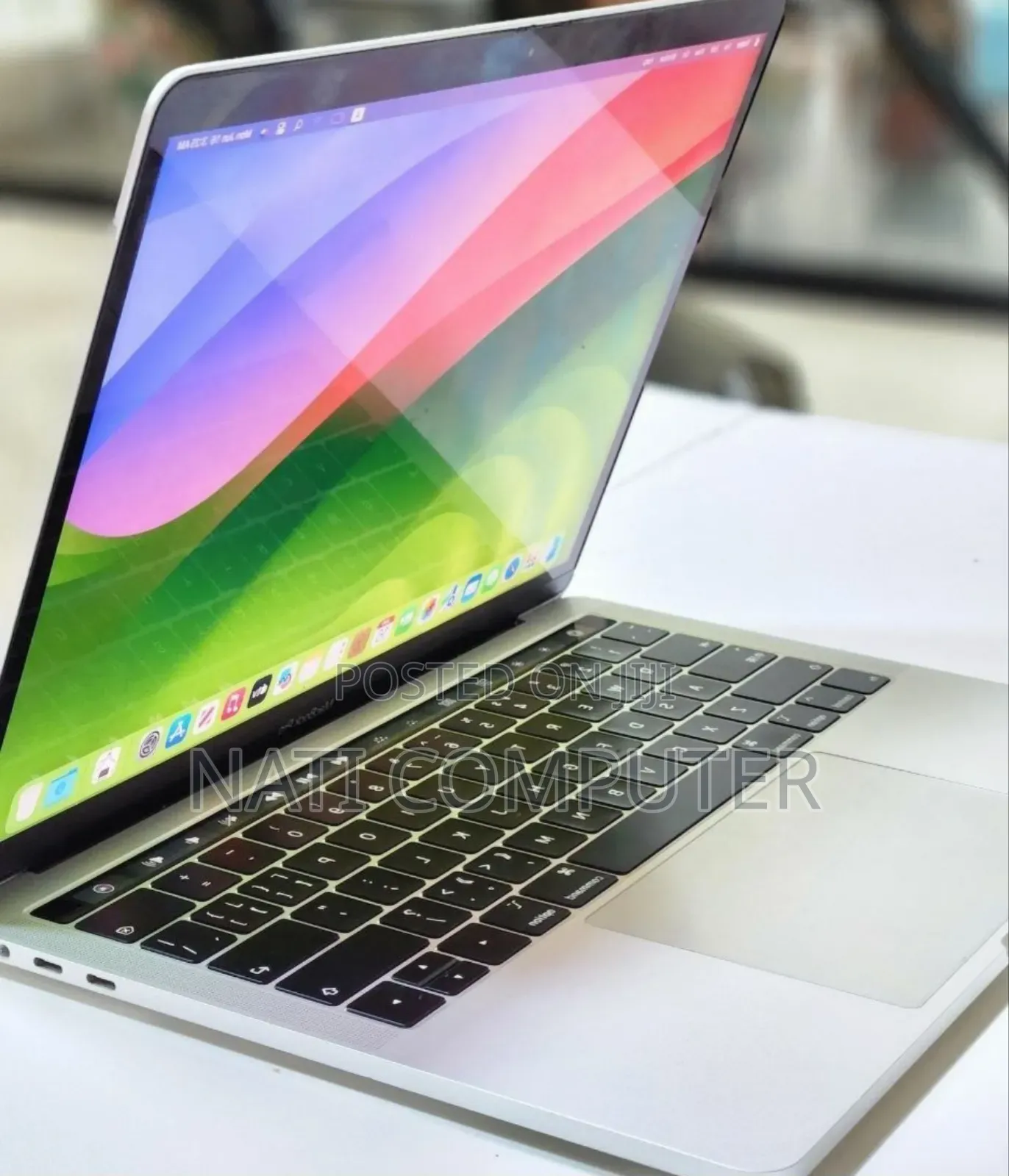 New Laptop Apple MacBook 2018 8GB Intel Core I5 SSD 256GB