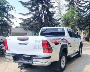 Toyota Hilux 2017 White