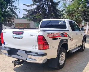 Toyota Hilux 2017 White