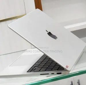 New Laptop Apple MacBook Pro 2023 M3 14-Inch 18GB SSD 512GB