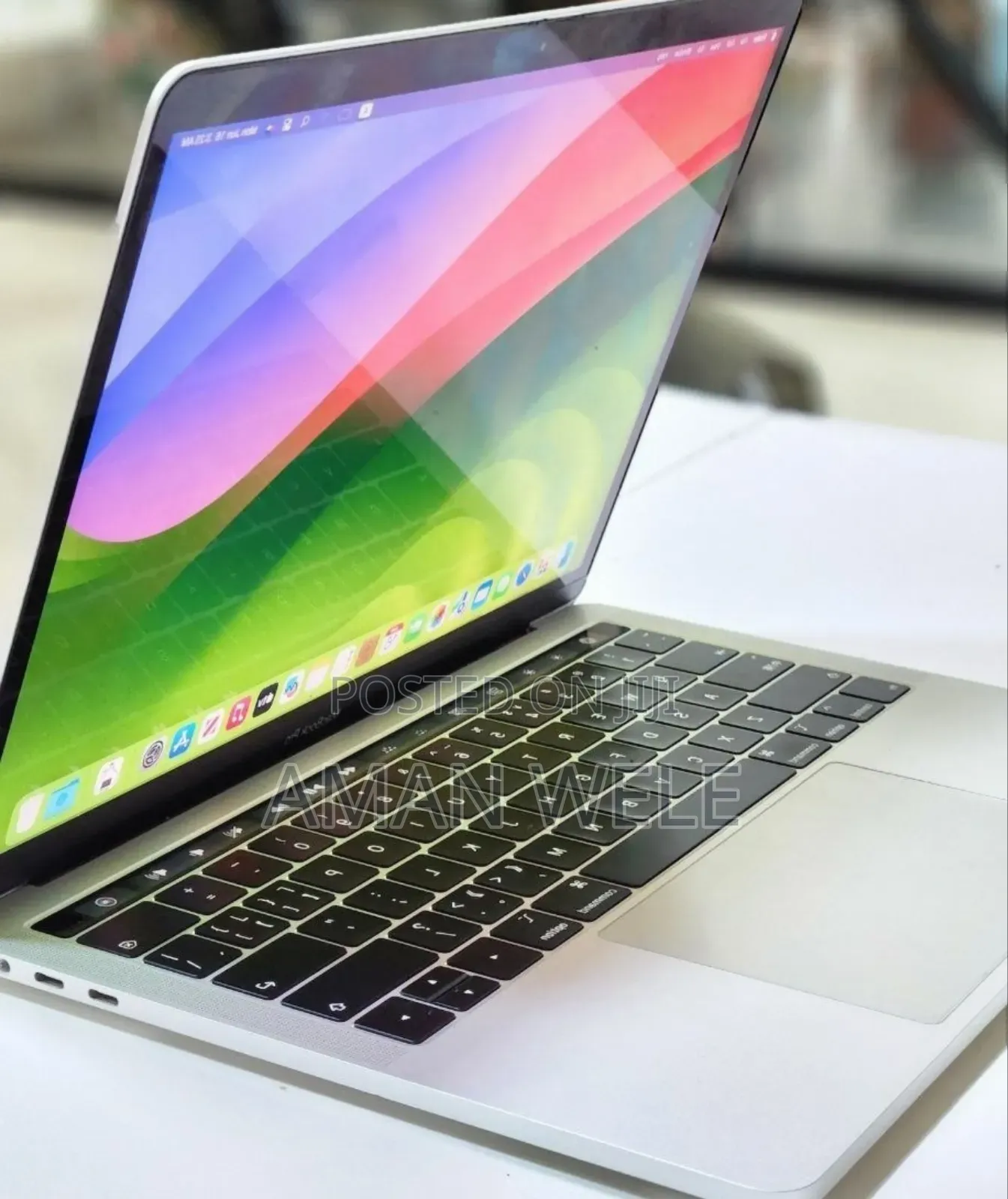 New Laptop Apple MacBook Pro 2018 8GB Intel Core I5 SSD 256GB