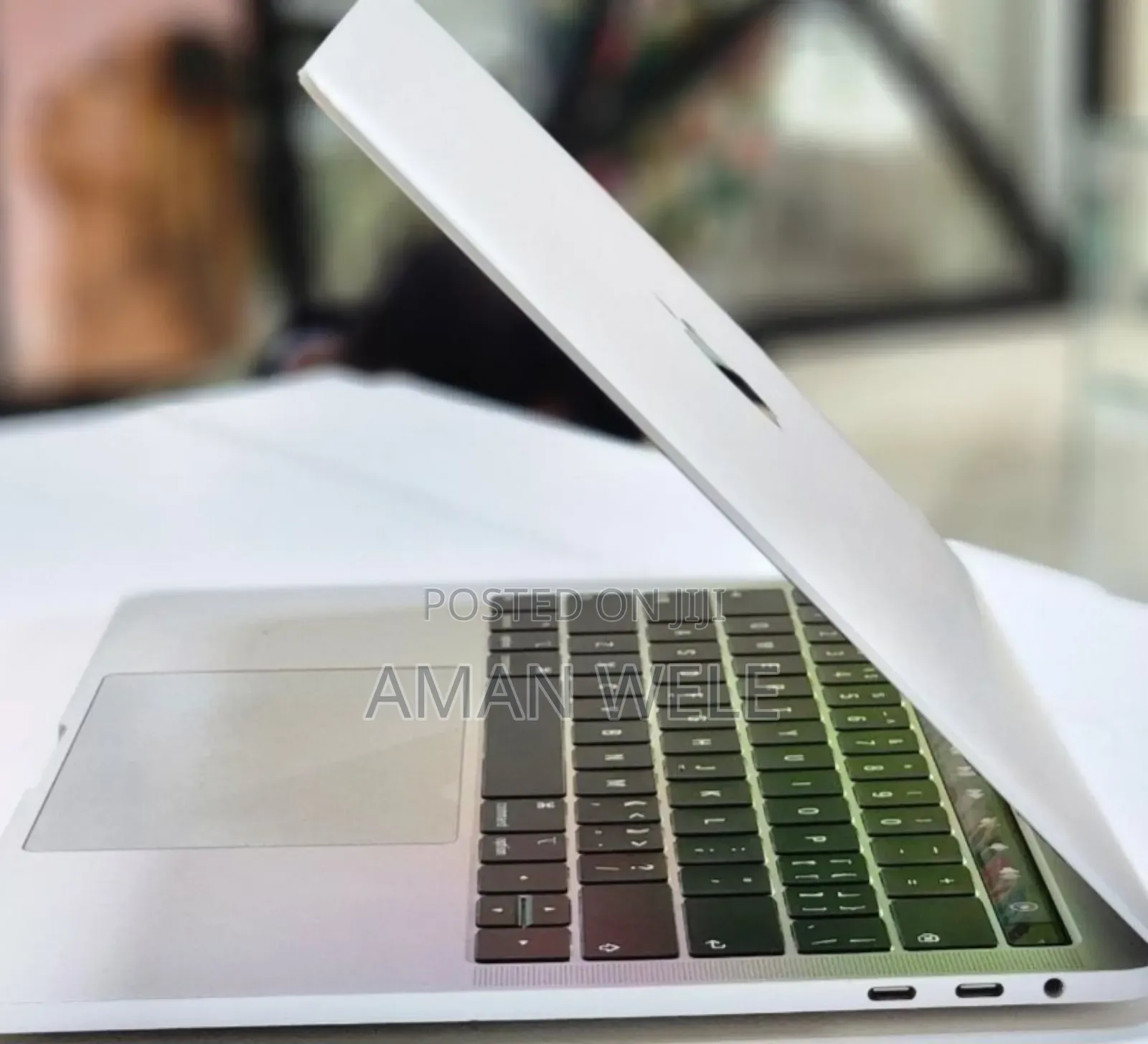 New Laptop Apple MacBook Pro 2018 8GB Intel Core I5 SSD 256GB