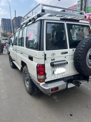 Toyota Land Cruiser 2021 White