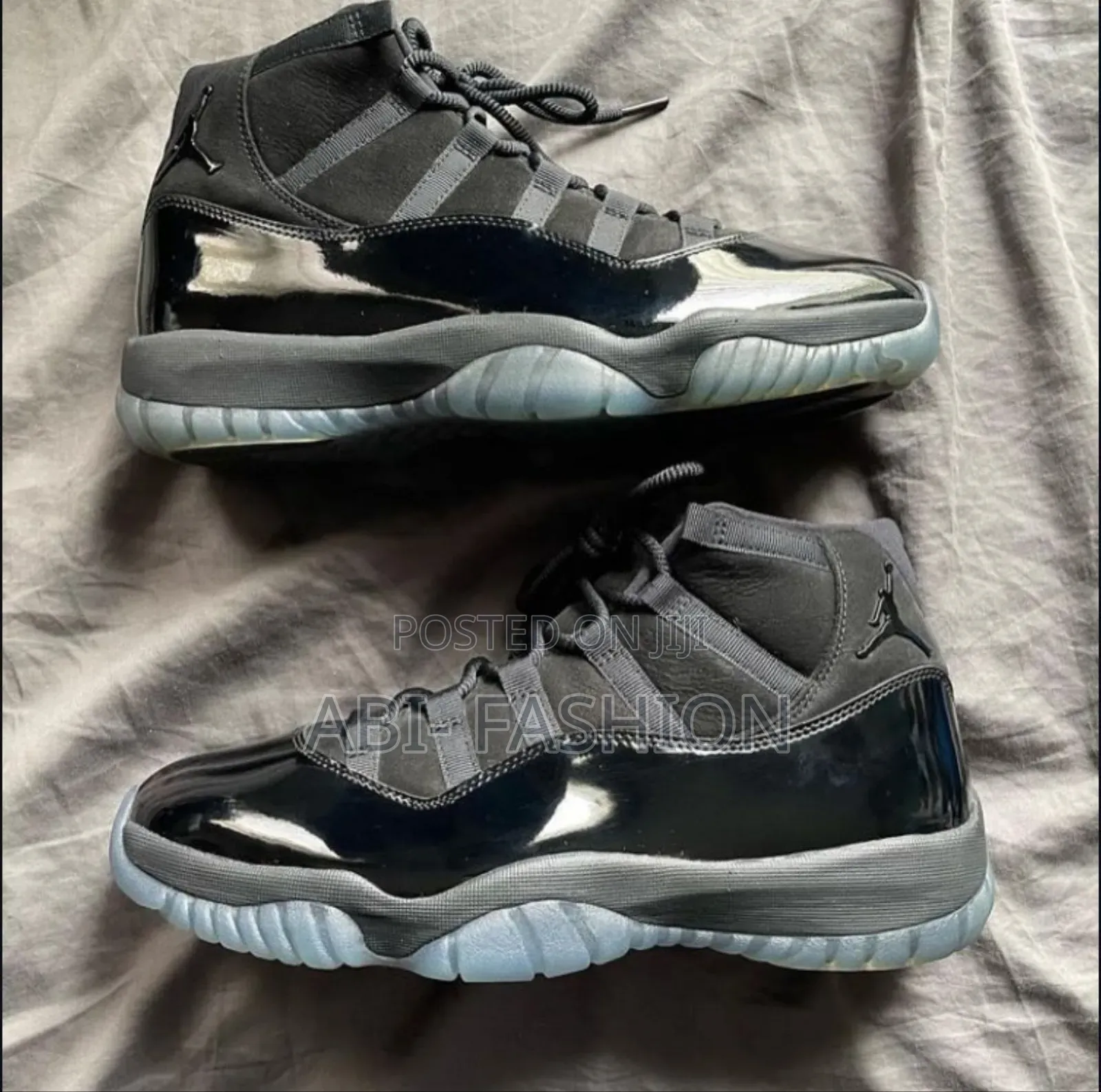 Air Jordan 11retro Cap Gown