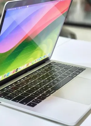 New Laptop Apple MacBook 2018 8GB Intel Core I5 SSD 256GB