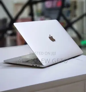 New Laptop Apple MacBook Pro 2018 8GB Intel Core I5 SSD 256GB