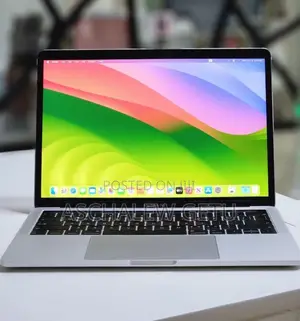 New Laptop Apple MacBook Pro 2018 8GB Intel Core I5 SSD 256GB