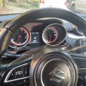 Suzuki Swift 2022 Gray