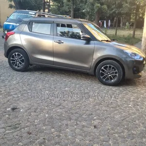 Suzuki Swift 2022 Gray