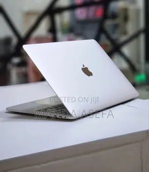 New Laptop Apple MacBook Pro 2018 8GB Intel Core I5 SSD 256GB