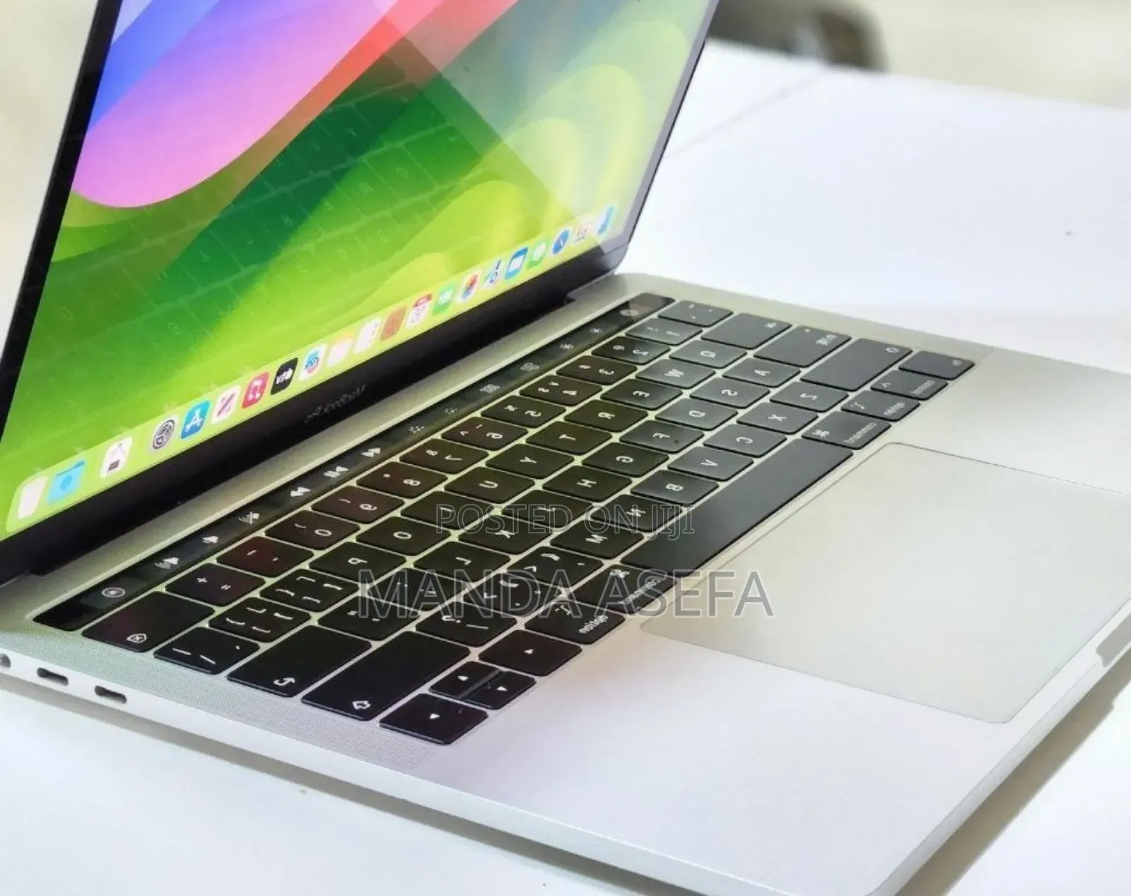 New Laptop Apple MacBook Pro 2018 8GB Intel Core I5 SSD 256GB