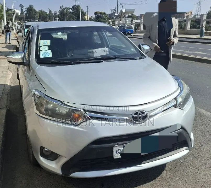 Toyota Yaris 2016 Silver