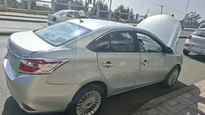 Toyota Yaris 2016 Silver