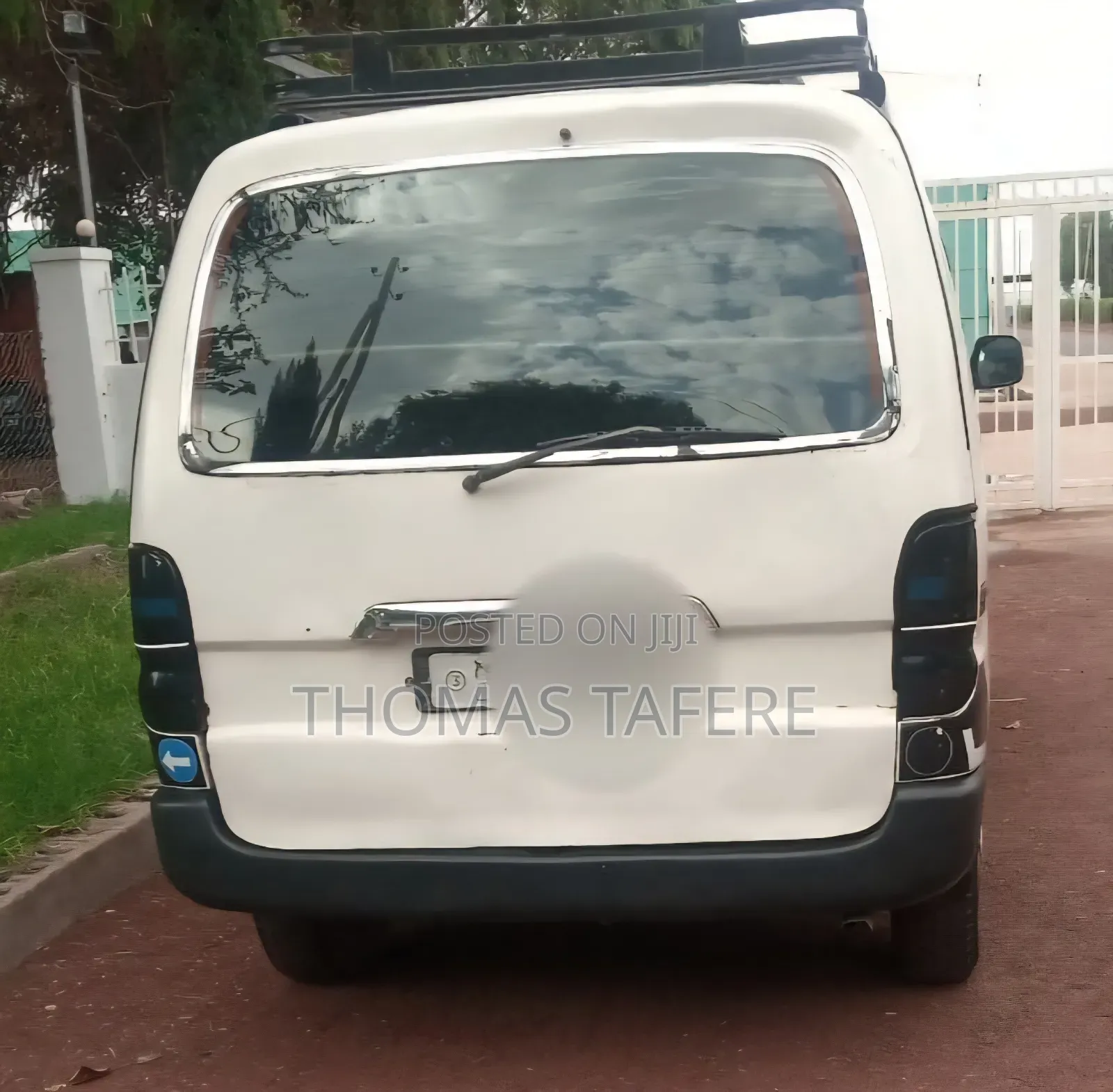 Toyota HiAce 2010 White