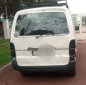 Toyota HiAce 2010 White