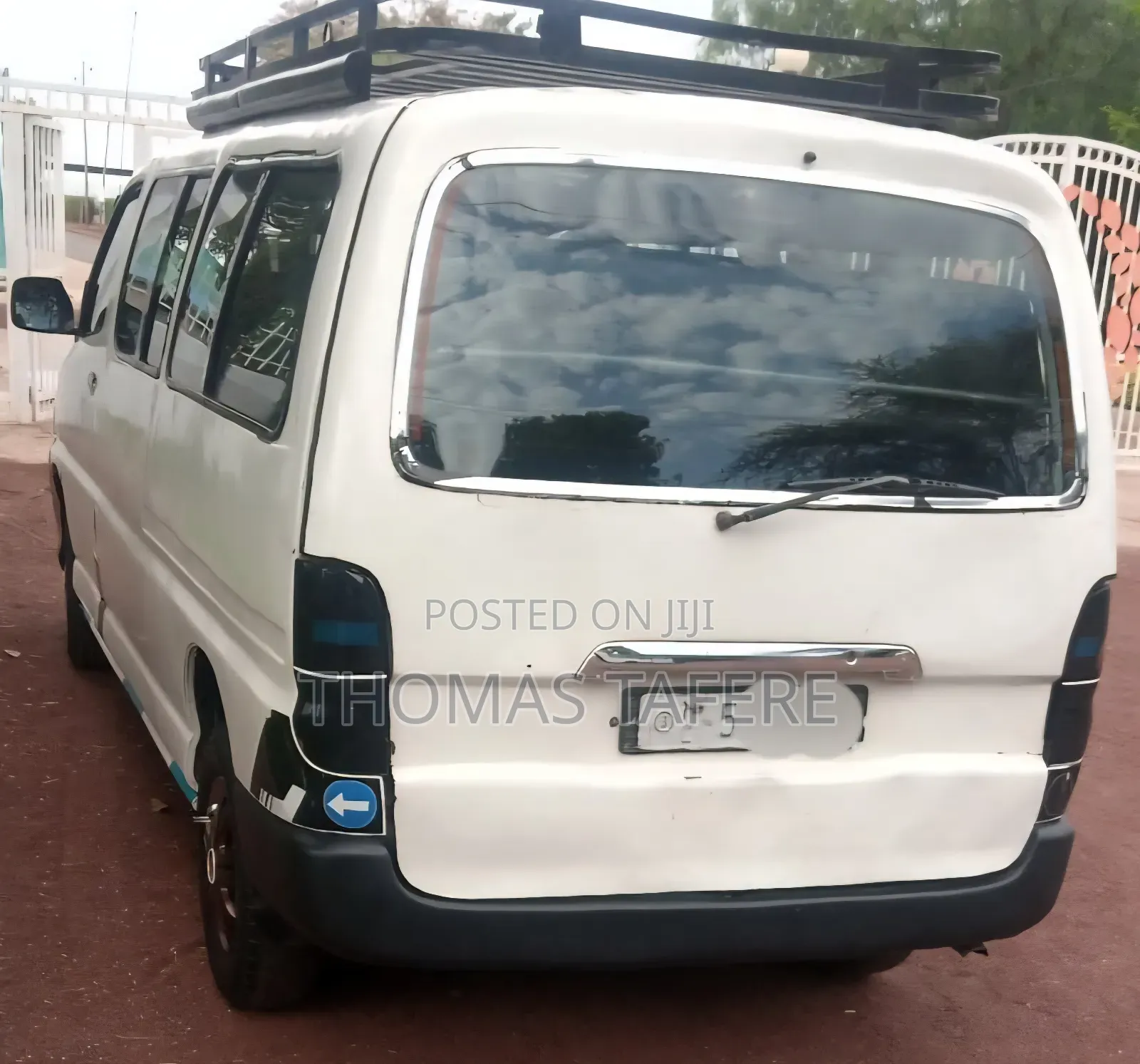 Toyota HiAce 2010 White