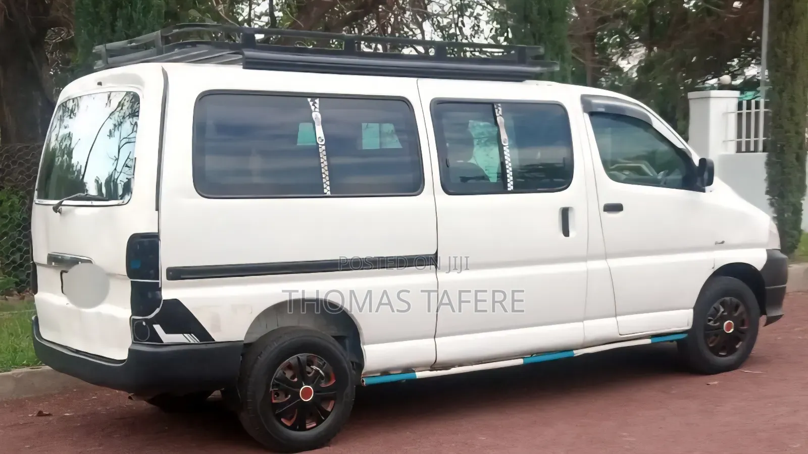 Toyota HiAce 2010 White