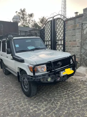Toyota Land Cruiser 2018 White