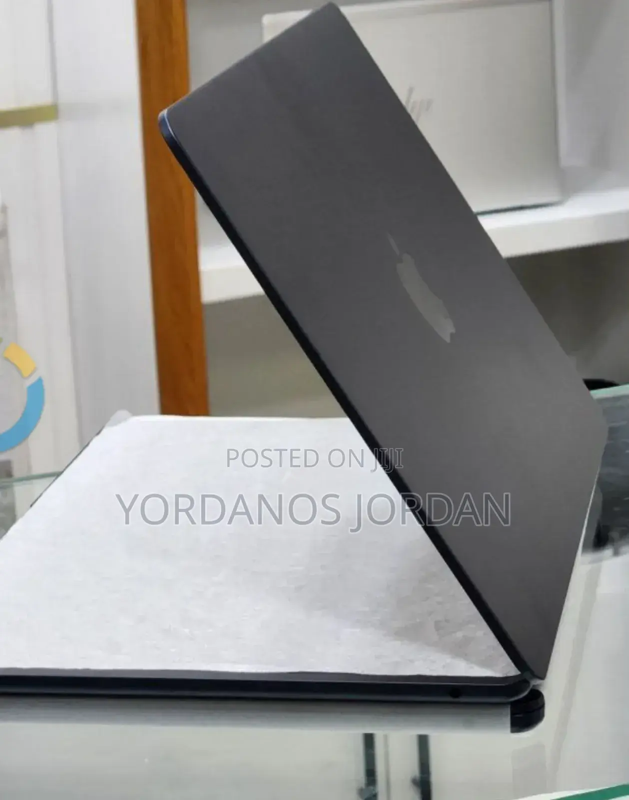 New Laptop Apple MacBook 16GB Apple M4 SSD 256GB