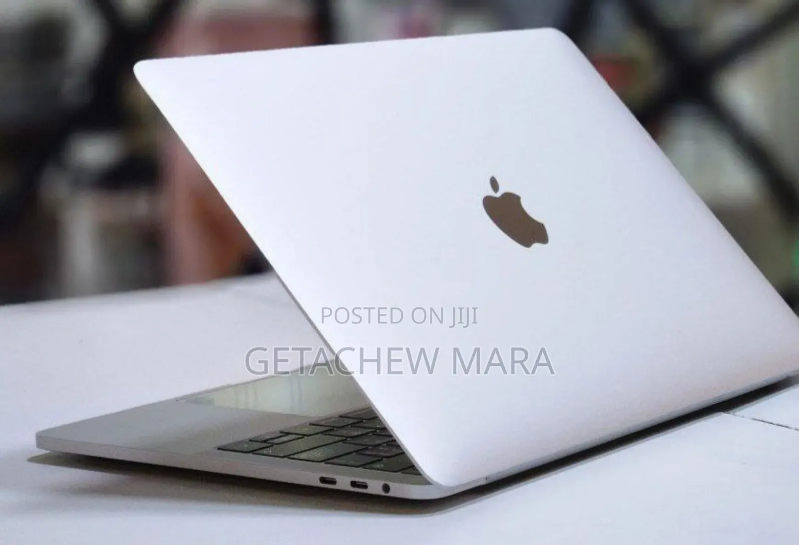 New Laptop Apple MacBook 2018 8GB Intel Core I5 SSD 256GB