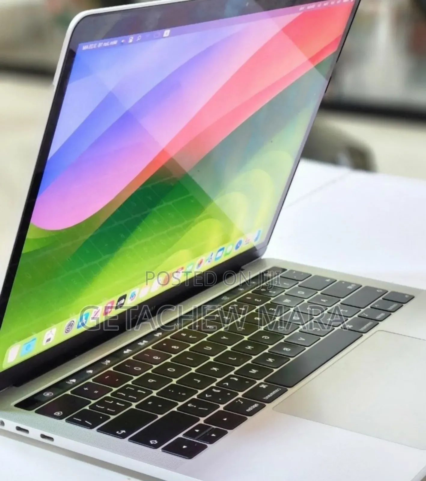 New Laptop Apple MacBook 2018 8GB Intel Core I5 SSD 256GB