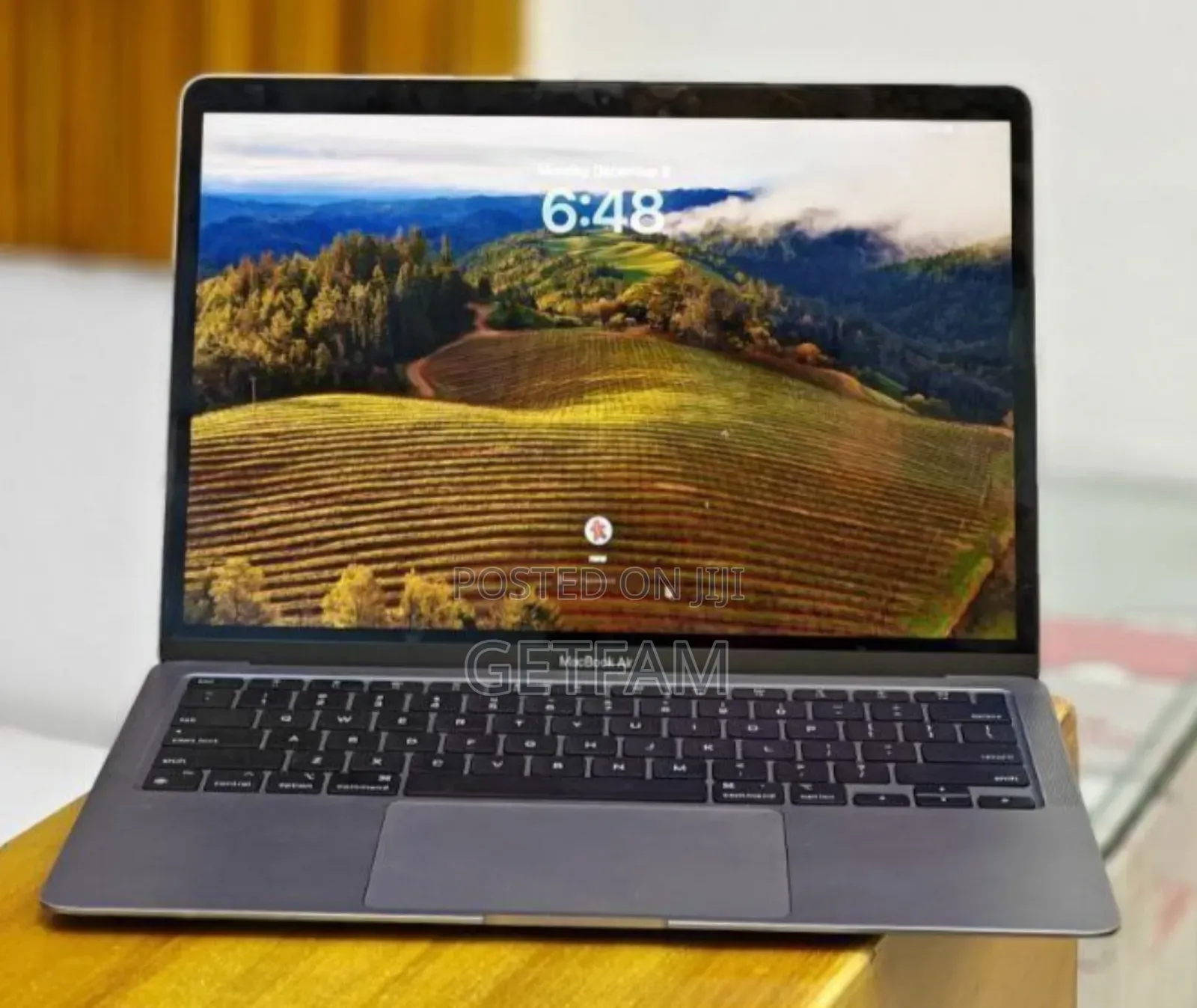 New Laptop Apple MacBook Air 2020 M1 8GB Apple M1 SSD 256GB