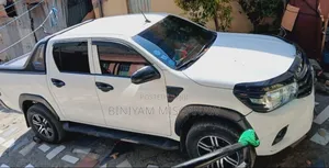 Toyota Hilux 2019 White