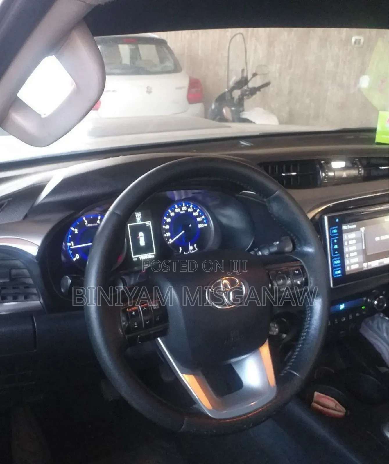 Toyota Hilux 2019 White