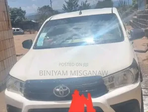 Toyota Hilux 2019 White
