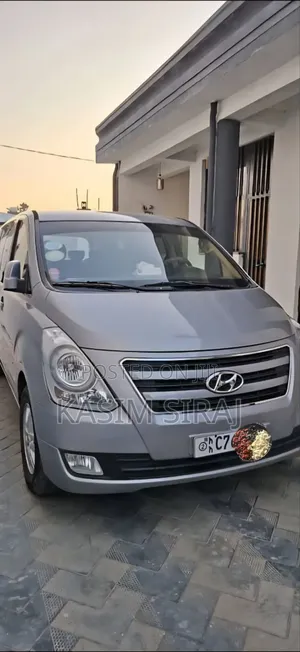 Hyundai H1 2017 Silver