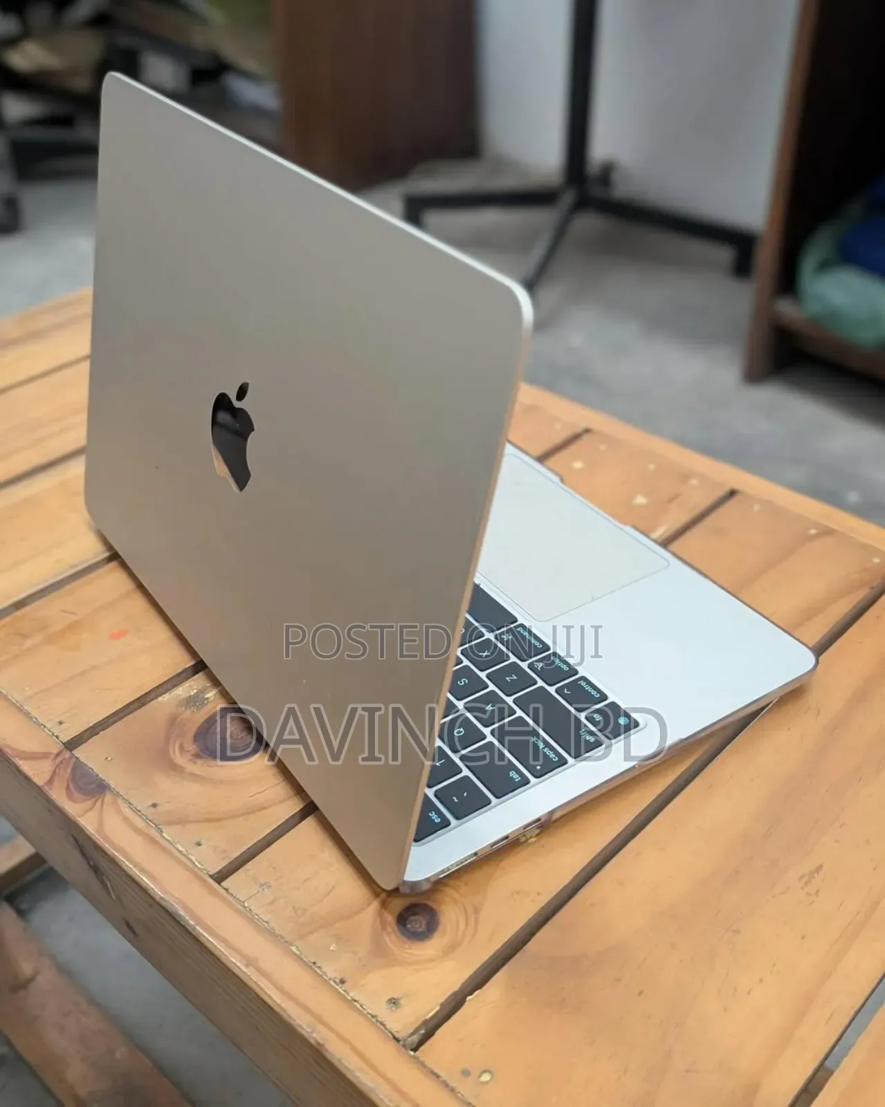 New Laptop Apple MacBook Air 2022 M2 16GB Apple M2 SSD 256GB