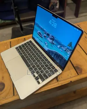 New Laptop Apple MacBook Air 2022 M2 16GB Apple M2 SSD 256GB