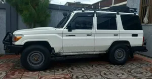 Toyota Land Cruiser 2018 White