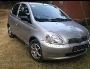Toyota Vitz 2004 Silver