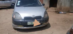 Toyota Vitz 1.3 FWD 3dr 2001 Silver