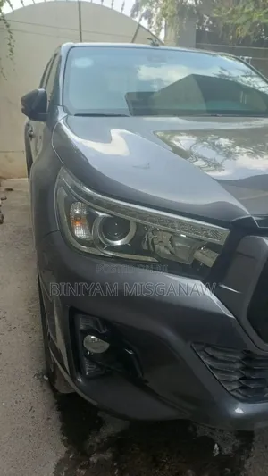 Toyota Hilux 2020 Gray