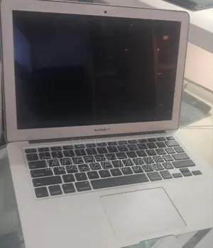 Laptop Apple MacBook Air 2012 4GB Intel Core I5 HDD 128GB