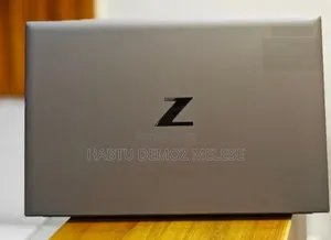 New Laptop HP ZBook Firefly 15 G7 16GB Intel Core I7 SSD 512GB