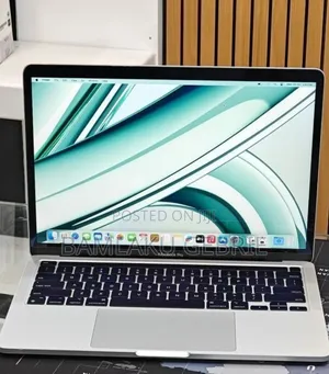New Laptop Apple MacBook Pro 2022 M2 8GB Apple M2 SSD 256GB
