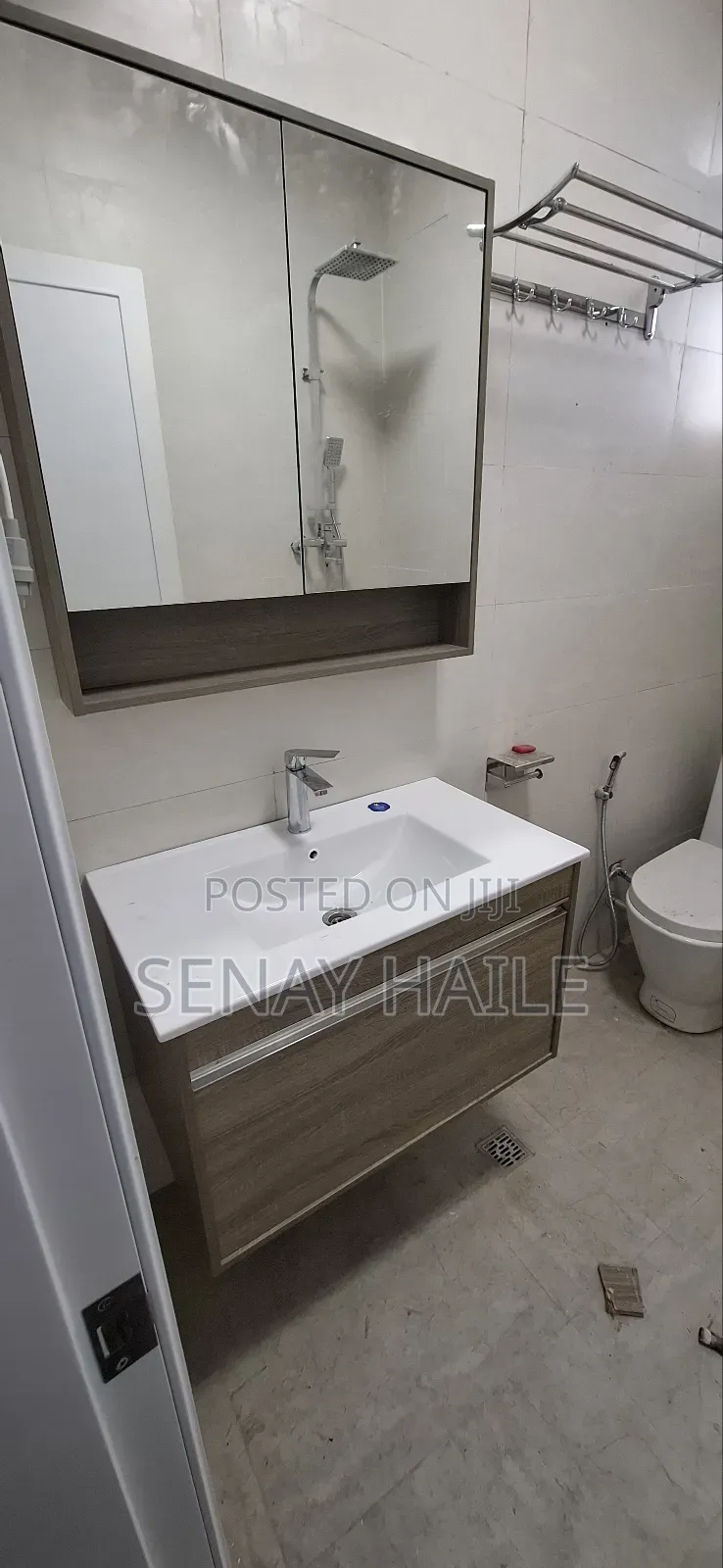 2bdrm Apartment in መገናኛ ደራርቱ ህንፃ አካባቢ, Bole for rent