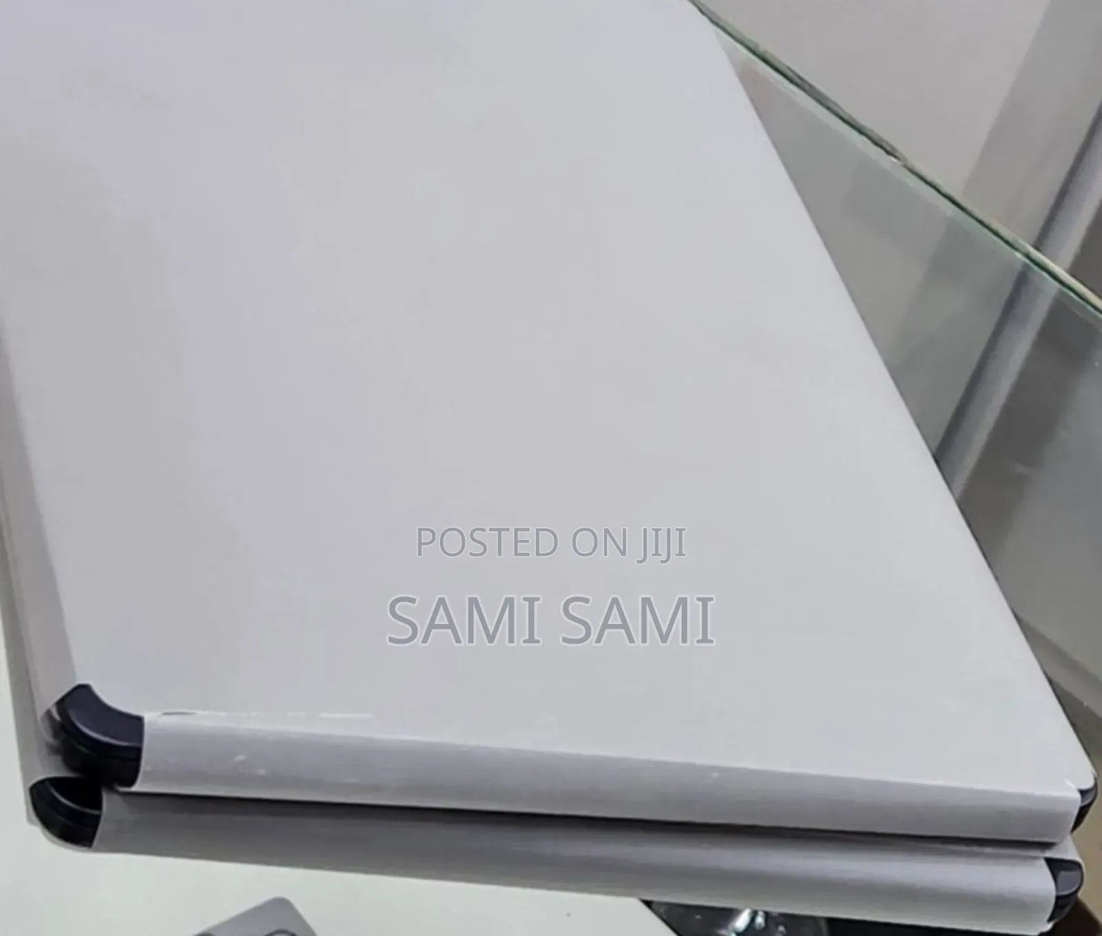 New Laptop Apple MacBook Air 2025 M4 13-Inch 16GB Apple M4 SSD 256GB