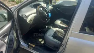 Toyota Vitz 1.0 FWD 5dr 2004 Silver