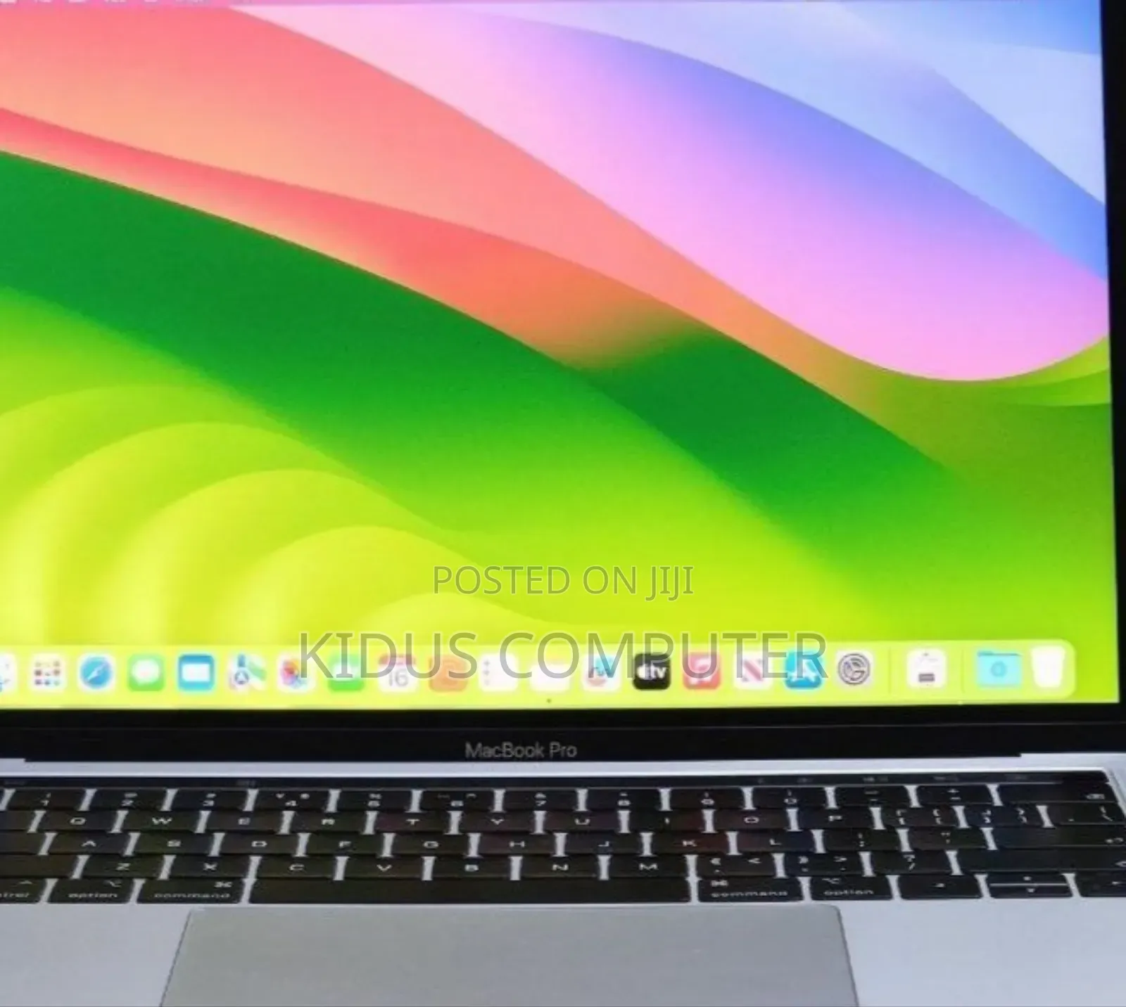 New Laptop Apple MacBook 2018 8GB Intel Core I5 SSD 256GB