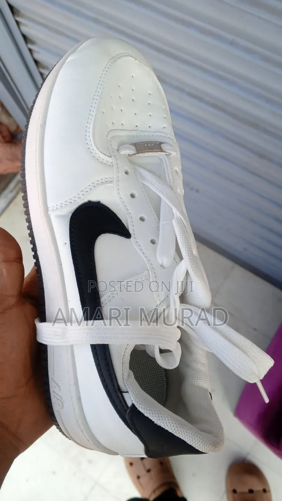 ጫማዎች ብዛት ለሚወስድ ብቻ